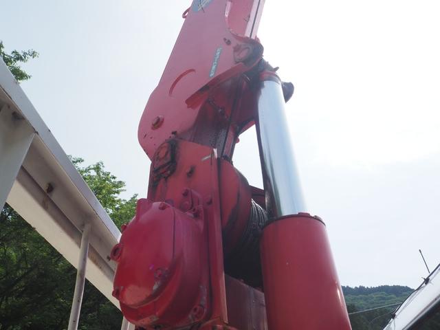 ヒノレンジャー 　煤焼きなし　古河ユニック製　ＵＲＶ３７４ＨＰＲＫ　４段クレーン　フックイン　ハイジャッキ　角足　２．９３ｔ吊　ラジコン付　重機回送車　セルフクレーン　積載２．５ｔ　生エンジン　２２０馬力　ベッド付き（17枚目）
