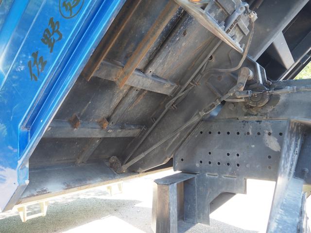 プロフィア 　ハイルーフ　２デフ　電磁式リターダ　小平産業製　ＤＭ１９－１０Ｌ　２２ｔロングダンプ　２２立米　自重計　ＨＩＩ型　積載９．５ｔ　ターボ４１０馬力　デフロック　ベッド付き　ＥＴＣ　坂道発進補助装置（40枚目）