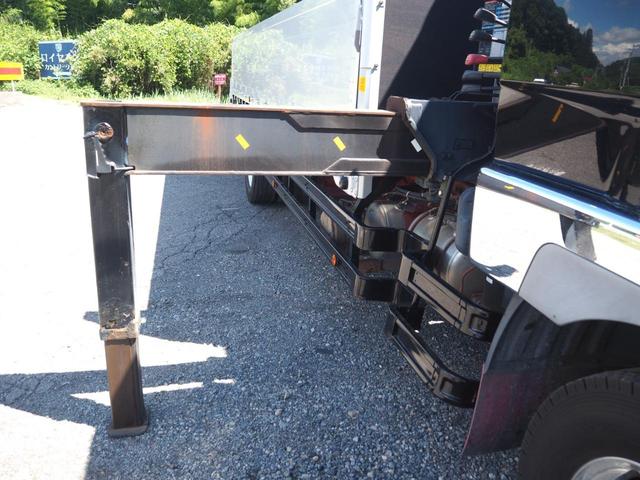 ファイター 　増トン　電磁式リターダ　ＴＭ－ＺＥ３６４ＨＲ　４段クレーン　フックイン　角足　差し違いアウトリガー　２．９３ｔ吊　ラジコン付　三方開　新品アルミブロック平ボディ　積載５．６ｔ　ターボ２７０馬力　ベッド（10枚目）
