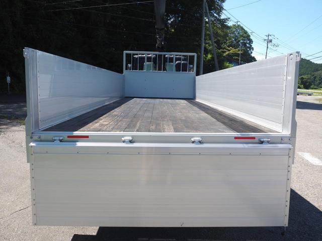 ファイター 　増トン　電磁式リターダ　ＴＭ－ＺＥ３６４ＨＲ　４段クレーン　フックイン　角足　差し違いアウトリガー　２．９３ｔ吊　ラジコン付　三方開　新品アルミブロック平ボディ　積載５．６ｔ　ターボ２７０馬力　ベッド（24枚目）