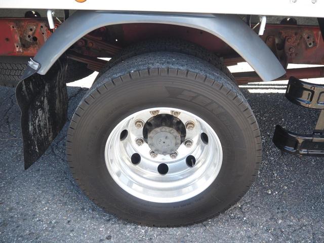 ファイター 　増トン　電磁式リターダ　ＴＭ－ＺＥ３６４ＨＲ　４段クレーン　フックイン　角足　差し違いアウトリガー　２．９３ｔ吊　ラジコン付　三方開　新品アルミブロック平ボディ　積載５．６ｔ　ターボ２７０馬力　ベッド（40枚目）