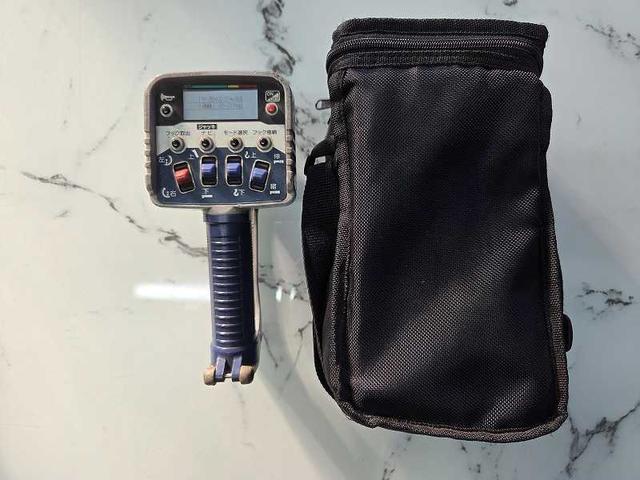 ファイター 　増トン　電磁式リターダ　ＴＭ－ＺＥ３６４ＨＲ　４段クレーン　フックイン　角足　差し違いアウトリガー　２．９３ｔ吊　ラジコン付　三方開　新品アルミブロック平ボディ　積載５．６ｔ　ターボ２７０馬力　ベッド（71枚目）