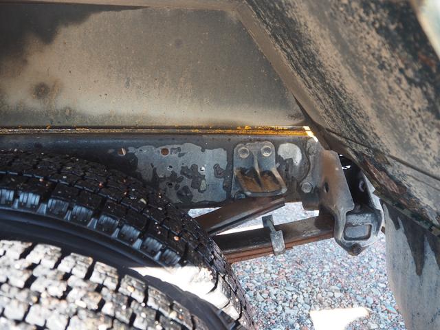 フォワード 　新明和　ＭＷ１６７－３１　コンクリートミキサー車　生コン車　電動スランプガード　ホッパーカバー　水タンク　ドラム容量３．２立米　ブレーキロック　リーフサス　ターボ１９０馬力　積載３．６ｔ　６速ＭＴ（37枚目）