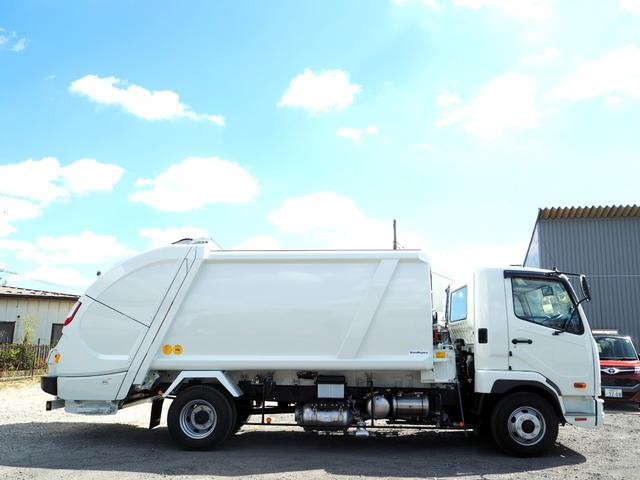 ファイター 　未使用　新明和　ＧＴ１０４－５７３４Ｐ　塵芥車／パッカー車　プレス式　ダンボール／ペーパー仕様　容積１０．２立米　連続スイッチ　汚水タンク　ターボ２２０馬力　積載１．２５ｔ　６速ＭＴ　バックモニター（6枚目）