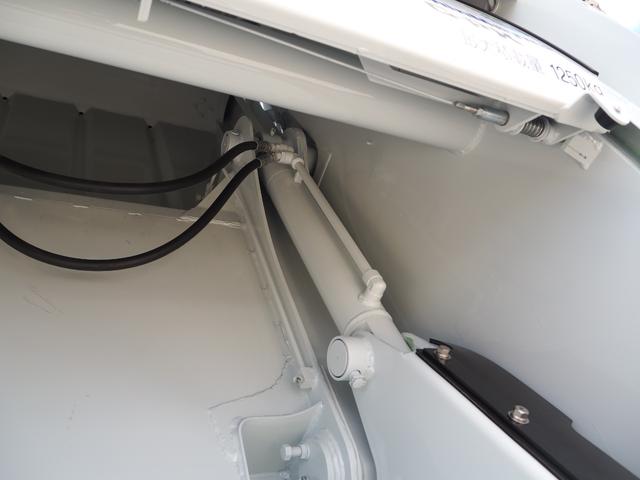 ファイター 　未使用　新明和　ＧＴ１０４－５７３４Ｐ　塵芥車／パッカー車　プレス式　ダンボール／ペーパー仕様　容積１０．２立米　連続スイッチ　汚水タンク　ターボ２２０馬力　積載１．２５ｔ　６速ＭＴ　バックモニター（33枚目）