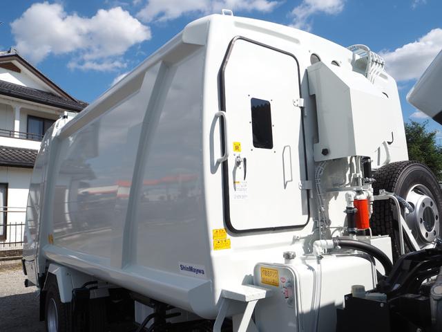ファイター 　未使用　新明和　ＧＴ１０４－５７３４Ｐ　塵芥車／パッカー車　プレス式　ダンボール／ペーパー仕様　容積１０．２立米　連続スイッチ　汚水タンク　ターボ２２０馬力　積載１．２５ｔ　６速ＭＴ　バックモニター（40枚目）