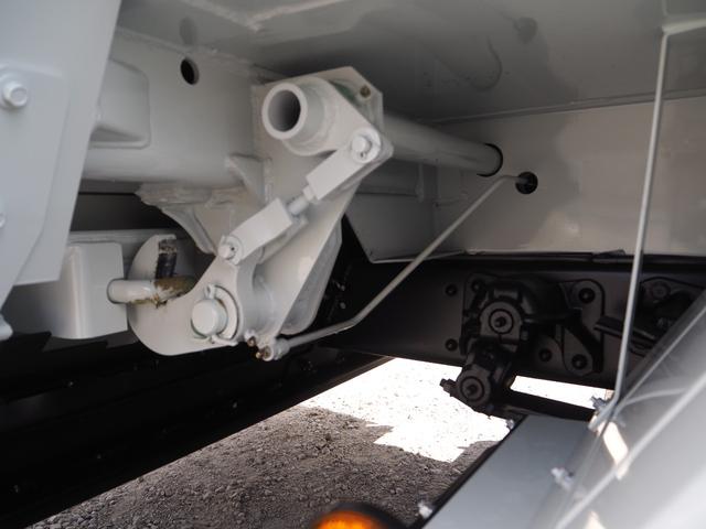 ファイター 　未使用　新明和　ＧＴ１０４－５７３４Ｐ　塵芥車／パッカー車　プレス式　ダンボール／ペーパー仕様　容積１０．２立米　連続スイッチ　汚水タンク　ターボ２２０馬力　積載１．２５ｔ　６速ＭＴ　バックモニター（52枚目）