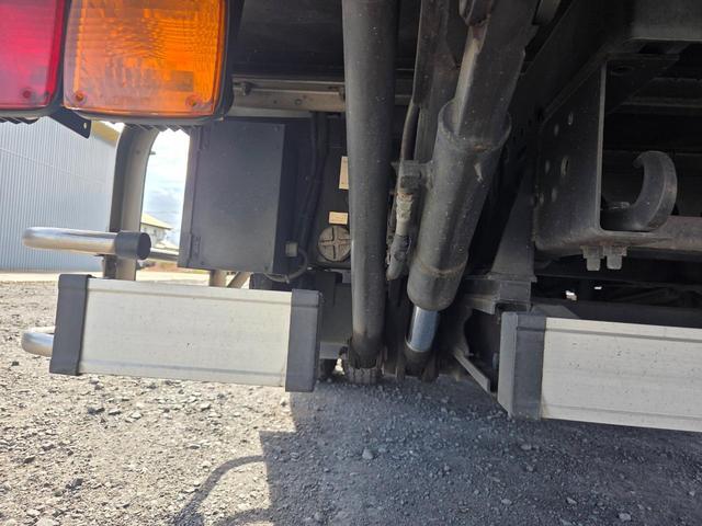 エルフトラック ディーラーにてエンジン載替済み ワイド超ロング アルミバン 日本フルハーフ コンビゲート(上蓋+跳ね上げパワーゲート) 昇降能力1000kg 庫内有線リモコン付 ラッシング2段 スムーサー(2ペダル)(17枚目)