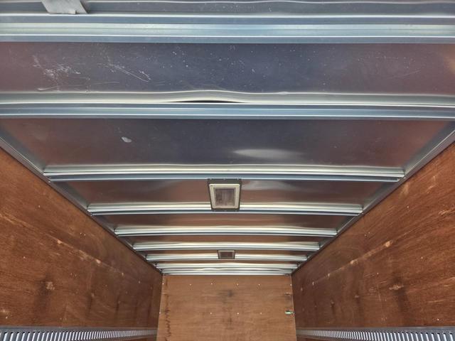 エルフトラック ディーラーにてエンジン載替済み ワイド超ロング アルミバン 日本フルハーフ コンビゲート(上蓋+跳ね上げパワーゲート) 昇降能力1000kg 庫内有線リモコン付 ラッシング2段 スムーサー(2ペダル)(20枚目)