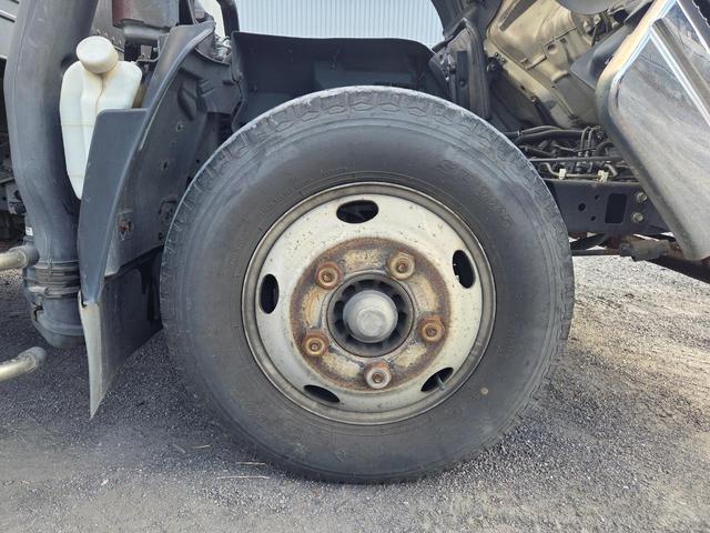 エルフトラック ディーラーにてエンジン載替済み ワイド超ロング アルミバン 日本フルハーフ コンビゲート(上蓋+跳ね上げパワーゲート) 昇降能力1000kg 庫内有線リモコン付 ラッシング2段 スムーサー(2ペダル)(30枚目)