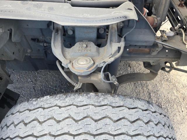 エルフトラック ディーラーにてエンジン載替済み ワイド超ロング アルミバン 日本フルハーフ コンビゲート(上蓋+跳ね上げパワーゲート) 昇降能力1000kg 庫内有線リモコン付 ラッシング2段 スムーサー(2ペダル)(31枚目)