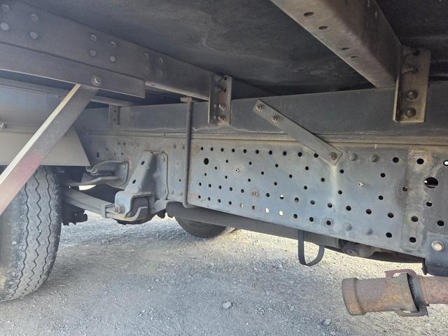 エルフトラック ディーラーにてエンジン載替済み ワイド超ロング アルミバン 日本フルハーフ コンビゲート(上蓋+跳ね上げパワーゲート) 昇降能力1000kg 庫内有線リモコン付 ラッシング2段 スムーサー(2ペダル)(36枚目)