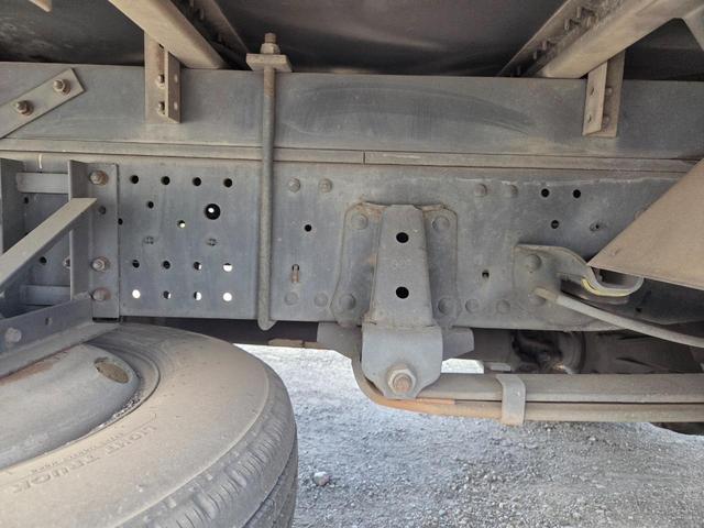 エルフトラック ディーラーにてエンジン載替済み ワイド超ロング アルミバン 日本フルハーフ コンビゲート(上蓋+跳ね上げパワーゲート) 昇降能力1000kg 庫内有線リモコン付 ラッシング2段 スムーサー(2ペダル)(49枚目)