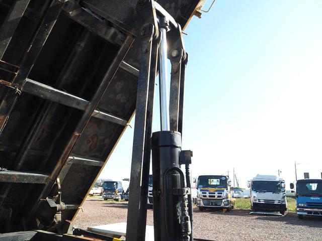 キャンター 　ワイド幅　新明和製　ＳＤ４－３０　ローダーダンプ／ダンプローダー　手動コボレーン　三方開　ターボ　積載３．５５ｔ　５速ＭＴ　坂道発進補助装置（38枚目）