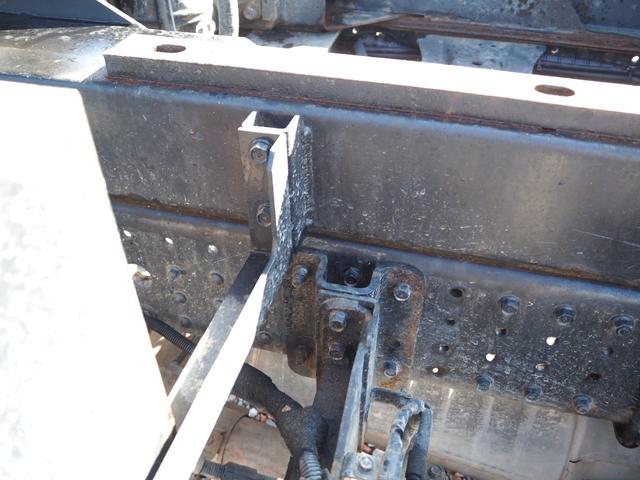 キャンター 　ワイド幅　新明和製　ＳＤ４－３０　ローダーダンプ／ダンプローダー　手動コボレーン　三方開　ターボ　積載３．５５ｔ　５速ＭＴ　坂道発進補助装置（42枚目）