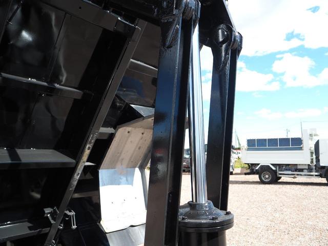 ヒノレンジャー 外装仕上げ済み 増トン 中型6t GVW11t未満 中型免許対応(8t限定を除く) 新明和 DR4-01S ダンプ 電動コボレーン ターボ225馬力 積載4.65t 6速MT ベッド付 ブレーキロック(31枚目)