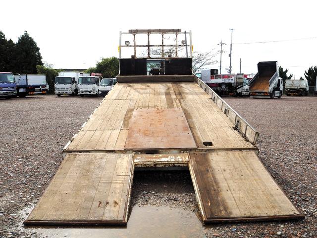 ファイター 増々トン 2デフ 20tベース ショートボディ ワイド幅 重機回送車 セーフティーローダー 花見台製 SF200MA スライドボディ ウインチ ラジコン付 ターボ270馬力 積載11.5t デフロック(4枚目)