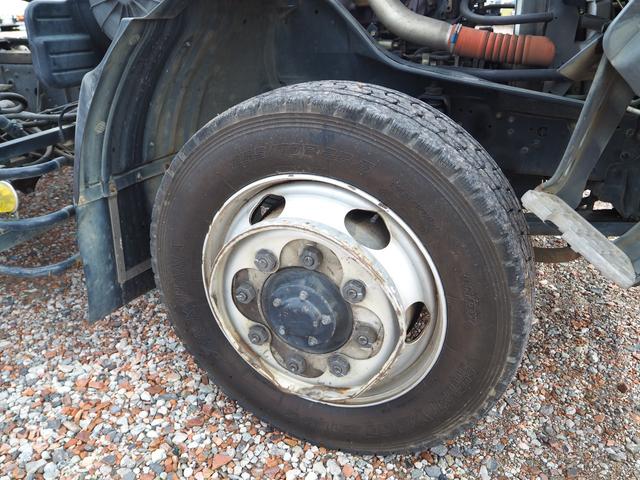 ファイター 増々トン 2デフ 20tベース ショートボディ ワイド幅 重機回送車 セーフティーローダー 花見台製 SF200MA スライドボディ ウインチ ラジコン付 ターボ270馬力 積載11.5t デフロック(10枚目)