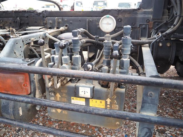 ファイター 増々トン 2デフ 20tベース ショートボディ ワイド幅 重機回送車 セーフティーローダー 花見台製 SF200MA スライドボディ ウインチ ラジコン付 ターボ270馬力 積載11.5t デフロック(14枚目)