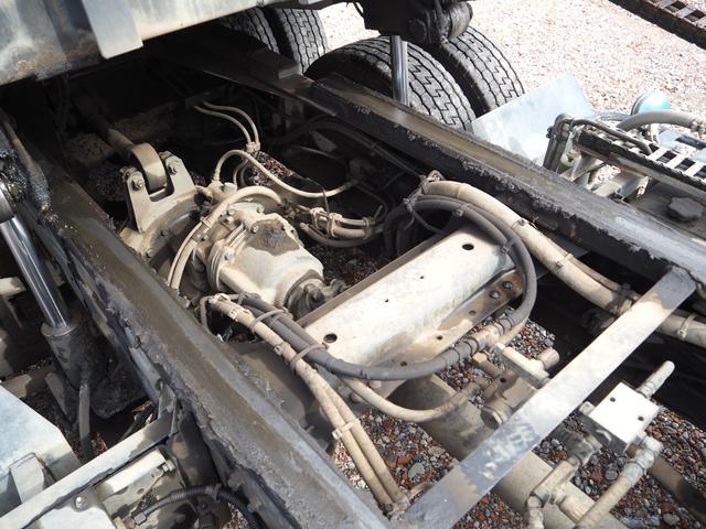 ファイター 増々トン 2デフ 20tベース ショートボディ ワイド幅 重機回送車 セーフティーローダー 花見台製 SF200MA スライドボディ ウインチ ラジコン付 ターボ270馬力 積載11.5t デフロック(18枚目)