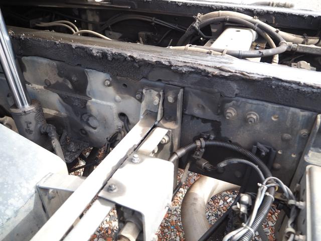 ファイター 増々トン 2デフ 20tベース ショートボディ ワイド幅 重機回送車 セーフティーローダー 花見台製 SF200MA スライドボディ ウインチ ラジコン付 ターボ270馬力 積載11.5t デフロック(20枚目)