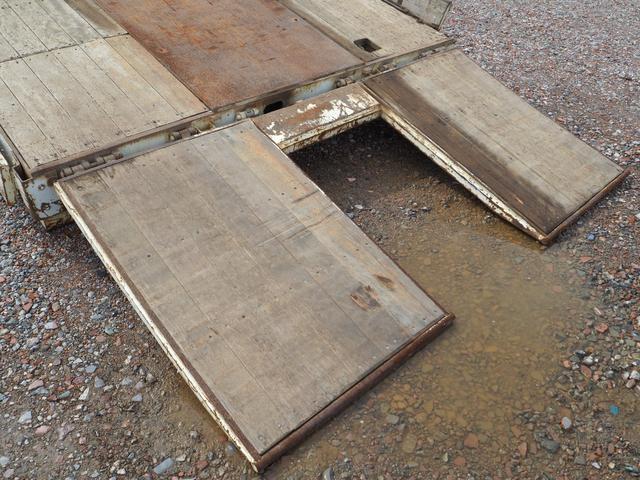 ファイター 増々トン 2デフ 20tベース ショートボディ ワイド幅 重機回送車 セーフティーローダー 花見台製 SF200MA スライドボディ ウインチ ラジコン付 ターボ270馬力 積載11.5t デフロック(30枚目)