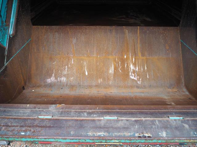 フォワード パッカー車/塵芥車 新明和 G-PX GT084-5733P プレス式 ダンボール/ペーパー仕様 容積8.6立米 連続スイッチ リーフサス ターボ210馬力 積載1.85t 6速MT バックモニター(30枚目)