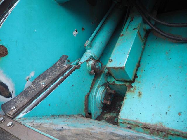 フォワード パッカー車/塵芥車 新明和 G-PX GT084-5733P プレス式 ダンボール/ペーパー仕様 容積8.6立米 連続スイッチ リーフサス ターボ210馬力 積載1.85t 6速MT バックモニター(32枚目)