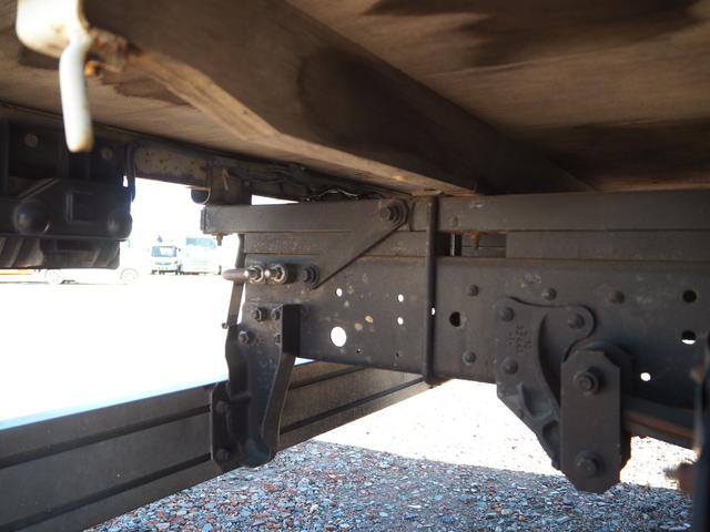 タイタントラック ワイド幅 セミロングボディ 古河ユニック URU294RKK 4段クレーン フックイン 差し違いアウトリガー 2.93t吊 ラジコン 上物同年 平ボディ 床鉄板張り ターボ160馬力 積載3.5t(43枚目)