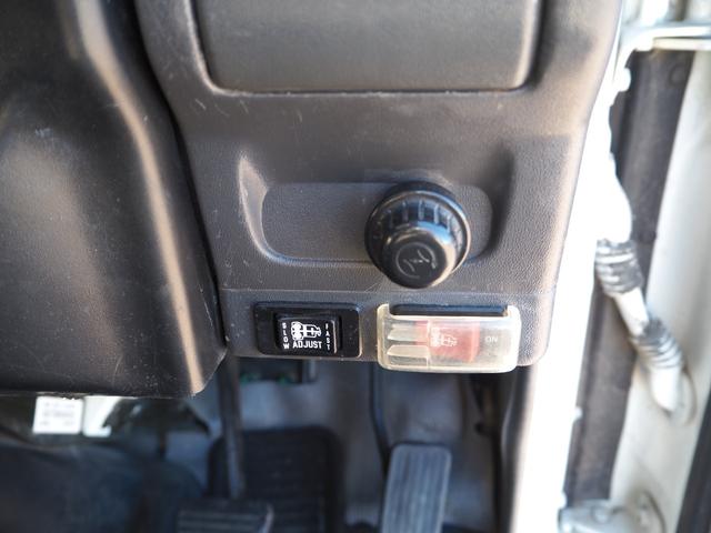 タイタントラック ワイド幅 セミロングボディ 古河ユニック URU294RKK 4段クレーン フックイン 差し違いアウトリガー 2.93t吊 ラジコン 上物同年 平ボディ 床鉄板張り ターボ160馬力 積載3.5t(71枚目)