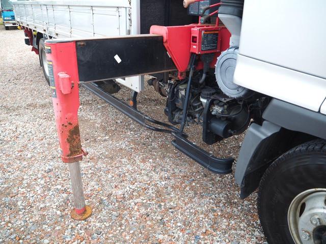 ヒノレンジャー 　標準幅　古河ユニック　ＵＲＵ３４４ＲＫＫ　４段クレーン　フックイン　２．９３ｔ吊　ラジコン付　上物同年　平ボディ　三方開　内フック（丸環）　軽々ゲート　ターボ２１０馬力　ベッド付　積載２．６ｔ　ＨＩＤ（10枚目）