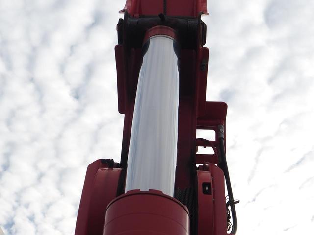 ヒノレンジャー 　標準幅　古河ユニック　ＵＲＵ３４４ＲＫＫ　４段クレーン　フックイン　２．９３ｔ吊　ラジコン付　上物同年　平ボディ　三方開　内フック（丸環）　軽々ゲート　ターボ２１０馬力　ベッド付　積載２．６ｔ　ＨＩＤ（13枚目）