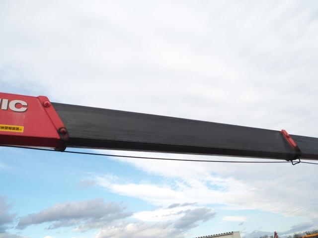 ヒノレンジャー 　標準幅　古河ユニック　ＵＲＵ３４４ＲＫＫ　４段クレーン　フックイン　２．９３ｔ吊　ラジコン付　上物同年　平ボディ　三方開　内フック（丸環）　軽々ゲート　ターボ２１０馬力　ベッド付　積載２．６ｔ　ＨＩＤ（19枚目）