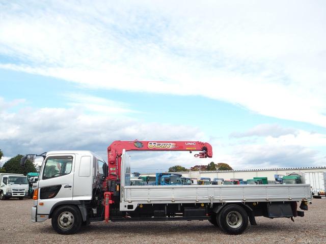 ヒノレンジャー 　標準幅　古河ユニック　ＵＲＵ３４４ＲＫＫ　４段クレーン　フックイン　２．９３ｔ吊　ラジコン付　上物同年　平ボディ　三方開　内フック（丸環）　軽々ゲート　ターボ２１０馬力　ベッド付　積載２．６ｔ　ＨＩＤ（27枚目）