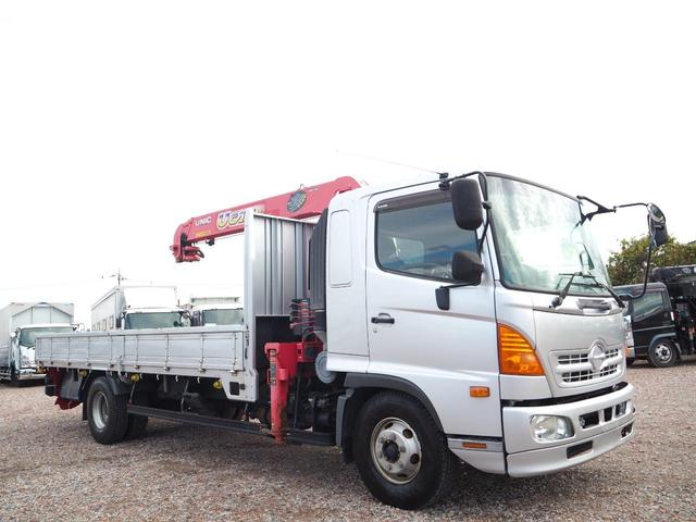 ヒノレンジャー 　標準幅　古河ユニック　ＵＲＵ３４４ＲＫＫ　４段クレーン　フックイン　２．９３ｔ吊　ラジコン付　上物同年　平ボディ　三方開　内フック（丸環）　軽々ゲート　ターボ２１０馬力　ベッド付　積載２．６ｔ　ＨＩＤ（32枚目）