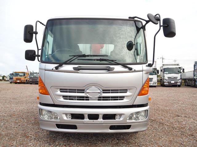 ヒノレンジャー 　標準幅　古河ユニック　ＵＲＵ３４４ＲＫＫ　４段クレーン　フックイン　２．９３ｔ吊　ラジコン付　上物同年　平ボディ　三方開　内フック（丸環）　軽々ゲート　ターボ２１０馬力　ベッド付　積載２．６ｔ　ＨＩＤ（33枚目）