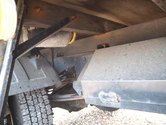 ヒノレンジャー 　標準幅　古河ユニック　ＵＲＵ３４４ＲＫＫ　４段クレーン　フックイン　２．９３ｔ吊　ラジコン付　上物同年　平ボディ　三方開　内フック（丸環）　軽々ゲート　ターボ２１０馬力　ベッド付　積載２．６ｔ　ＨＩＤ（42枚目）