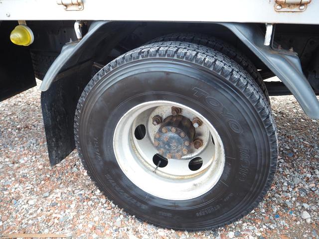 ヒノレンジャー 　標準幅　古河ユニック　ＵＲＵ３４４ＲＫＫ　４段クレーン　フックイン　２．９３ｔ吊　ラジコン付　上物同年　平ボディ　三方開　内フック（丸環）　軽々ゲート　ターボ２１０馬力　ベッド付　積載２．６ｔ　ＨＩＤ（44枚目）