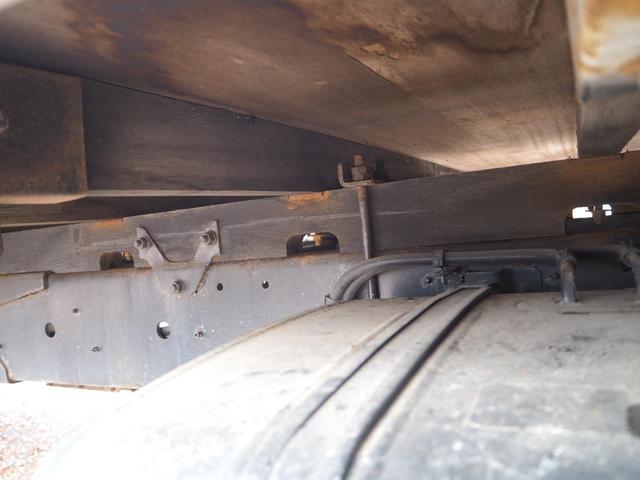 ヒノレンジャー 　標準幅　古河ユニック　ＵＲＵ３４４ＲＫＫ　４段クレーン　フックイン　２．９３ｔ吊　ラジコン付　上物同年　平ボディ　三方開　内フック（丸環）　軽々ゲート　ターボ２１０馬力　ベッド付　積載２．６ｔ　ＨＩＤ（52枚目）