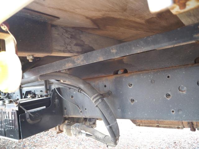 ヒノレンジャー 　標準幅　古河ユニック　ＵＲＵ３４４ＲＫＫ　４段クレーン　フックイン　２．９３ｔ吊　ラジコン付　上物同年　平ボディ　三方開　内フック（丸環）　軽々ゲート　ターボ２１０馬力　ベッド付　積載２．６ｔ　ＨＩＤ（54枚目）