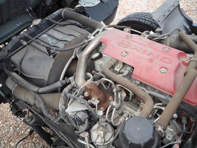 ヒノレンジャー 　標準幅　古河ユニック　ＵＲＵ３４４ＲＫＫ　４段クレーン　フックイン　２．９３ｔ吊　ラジコン付　上物同年　平ボディ　三方開　内フック（丸環）　軽々ゲート　ターボ２１０馬力　ベッド付　積載２．６ｔ　ＨＩＤ（60枚目）