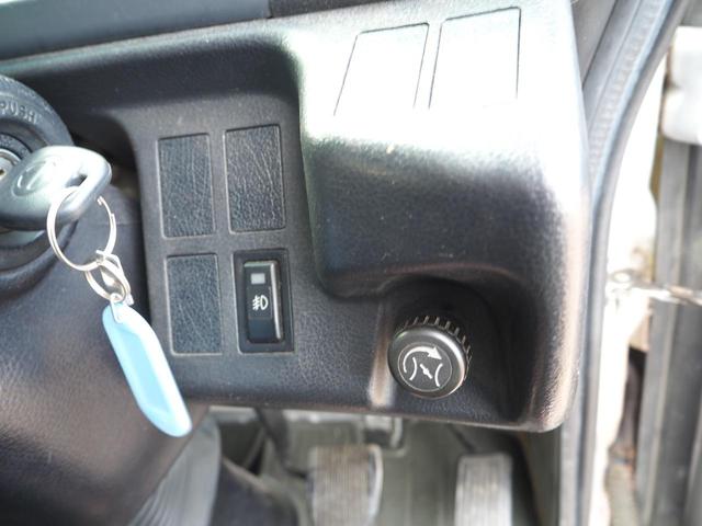 ヒノレンジャー 　標準幅　古河ユニック　ＵＲＵ３４４ＲＫＫ　４段クレーン　フックイン　２．９３ｔ吊　ラジコン付　上物同年　平ボディ　三方開　内フック（丸環）　軽々ゲート　ターボ２１０馬力　ベッド付　積載２．６ｔ　ＨＩＤ（73枚目）