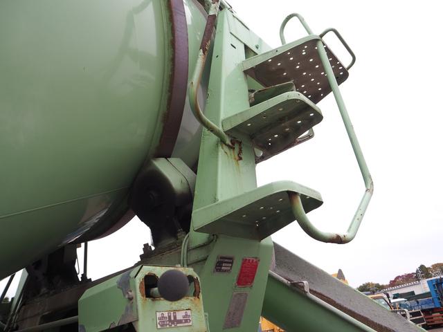 プロフィア 2デフ カヤバ MR4450 コンクリートミキサー車/生コン車 M44 ドラム容量8.7立米 混合容量4.4立米 電動スランプガード/ホッパーカバー 補助シュート ターボ 積載9.95t 7速MT(46枚目)