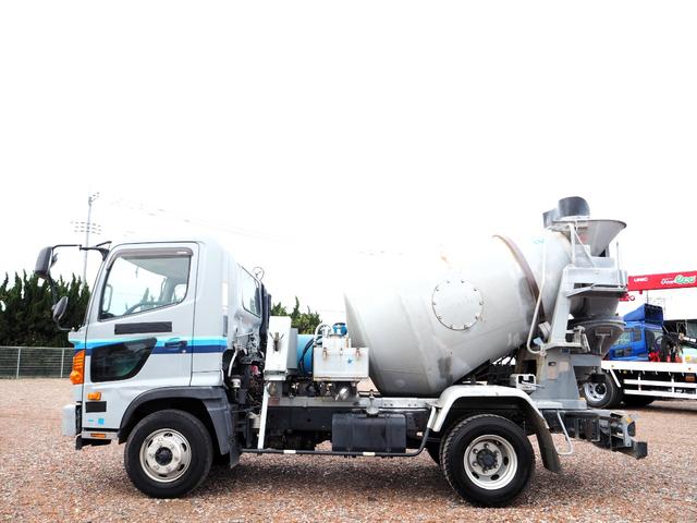ヒノレンジャー カヤバ MR1640 コンクリートミキサー車/生コン車 M16 ドラム容量3.2.立米 混合容量1.6立米 ターボ210馬力 積載3.78t 6速MT ブレーキロック 坂道発進補助装置 HID(2枚目)