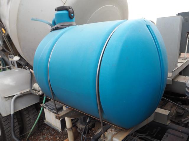 ヒノレンジャー カヤバ MR1640 コンクリートミキサー車/生コン車 M16 ドラム容量3.2.立米 混合容量1.6立米 ターボ210馬力 積載3.78t 6速MT ブレーキロック 坂道発進補助装置 HID(8枚目)