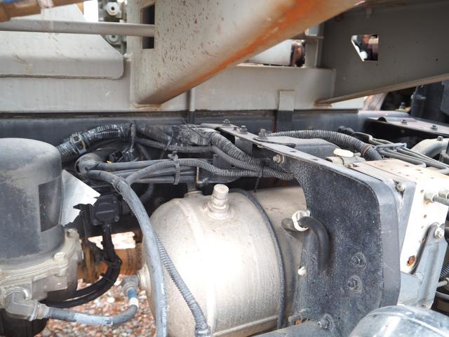 ヒノレンジャー カヤバ MR1640 コンクリートミキサー車/生コン車 M16 ドラム容量3.2.立米 混合容量1.6立米 ターボ210馬力 積載3.78t 6速MT ブレーキロック 坂道発進補助装置 HID(14枚目)