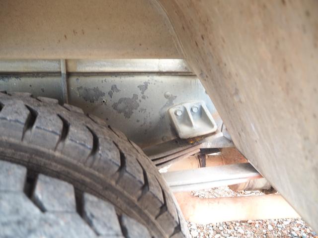 ヒノレンジャー カヤバ MR1640 コンクリートミキサー車/生コン車 M16 ドラム容量3.2.立米 混合容量1.6立米 ターボ210馬力 積載3.78t 6速MT ブレーキロック 坂道発進補助装置 HID(17枚目)