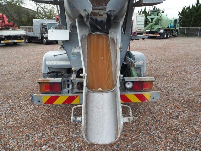 ヒノレンジャー カヤバ MR1640 コンクリートミキサー車/生コン車 M16 ドラム容量3.2.立米 混合容量1.6立米 ターボ210馬力 積載3.78t 6速MT ブレーキロック 坂道発進補助装置 HID(27枚目)