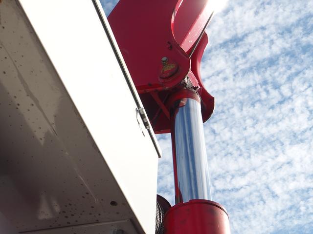 スーパーグレート 全塗装 3軸高床 2デフ 重機回送車 セルフクレーン 一組ボディ 古河ユニック 5段クレーン ハイジャッキ ラジコン 上物同年 ウインチ(ラジコン付) スロープハンガー ショートボディ 420馬力(17枚目)