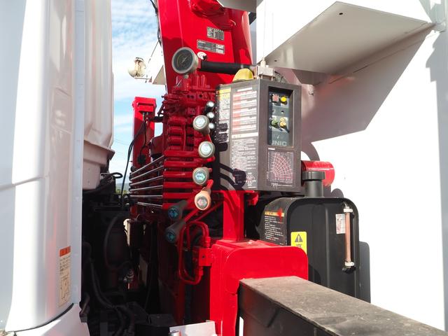 スーパーグレート 全塗装 3軸高床 2デフ 重機回送車 セルフクレーン 一組ボディ 古河ユニック 5段クレーン ハイジャッキ ラジコン 上物同年 ウインチ(ラジコン付) スロープハンガー ショートボディ 420馬力(18枚目)